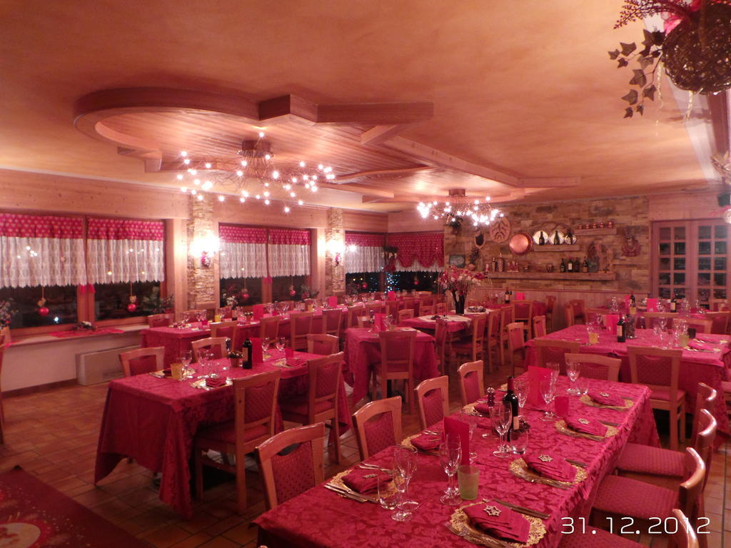 Hotel Corona Branzi Esterno foto