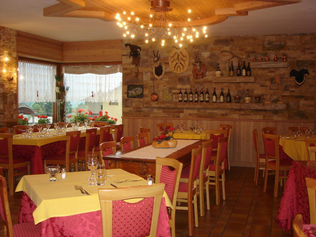 Hotel Corona Branzi Esterno foto