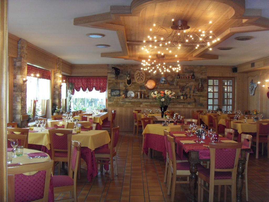 Hotel Corona Branzi Esterno foto