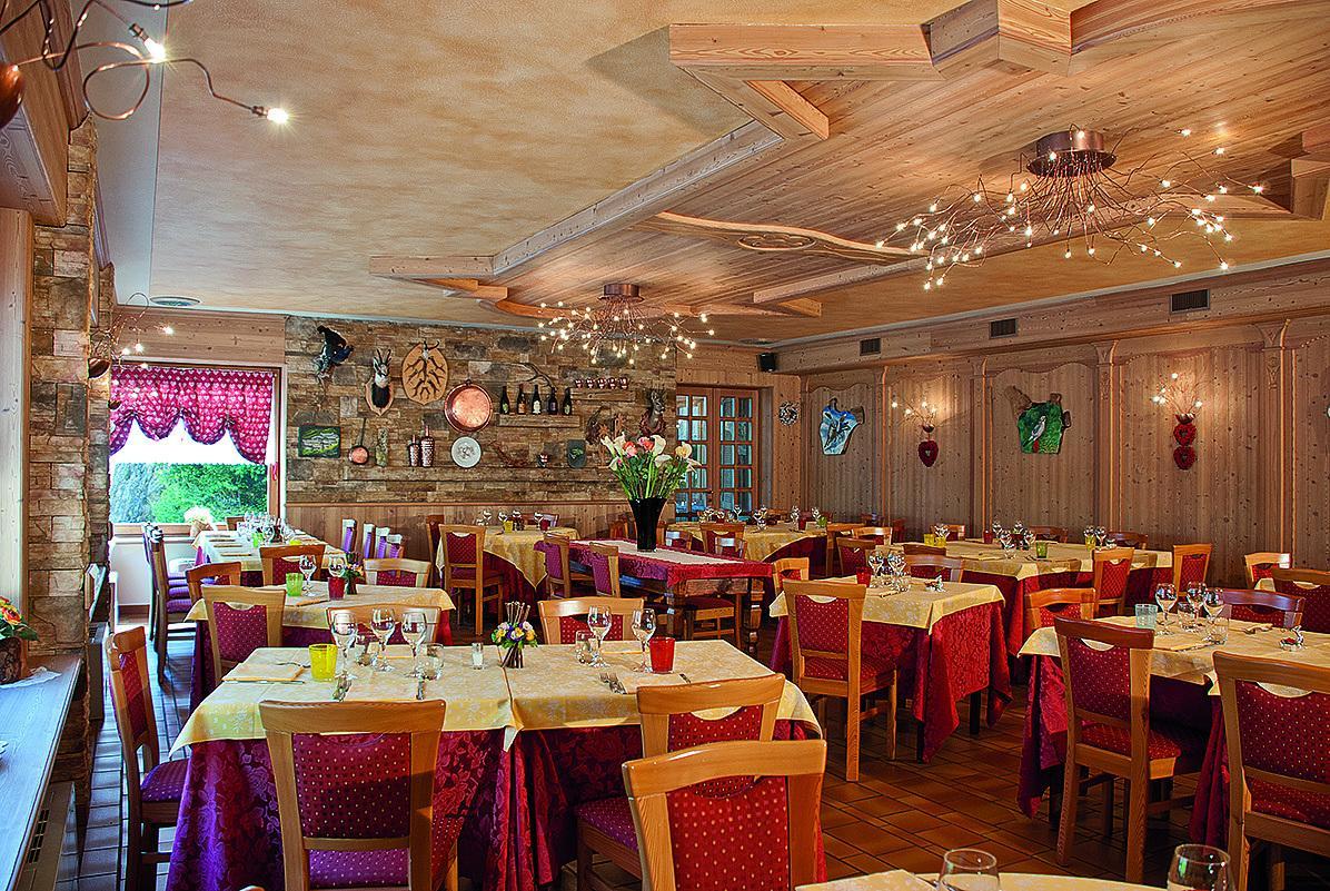 Hotel Corona Branzi Esterno foto