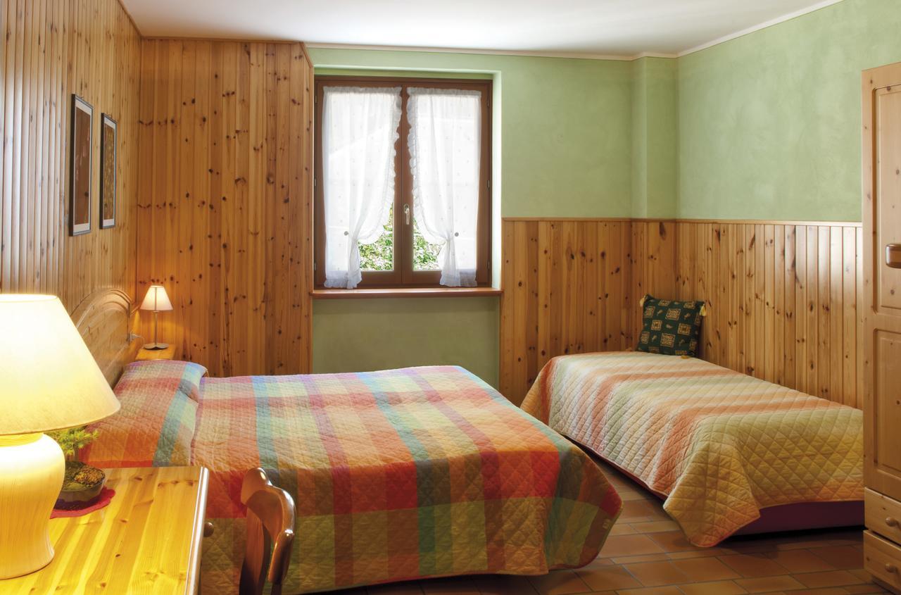 Hotel Corona Branzi Esterno foto